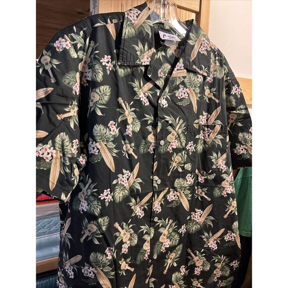 Malihini Vintage Men’s XL Black Floral SS Button Down Cotton Hawaiian Shirt - Picture 11 of 16